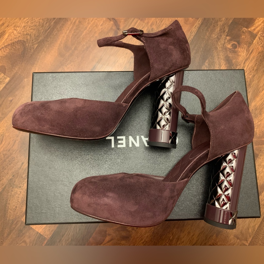 Channel suede calfskin dark purple heels size 37
